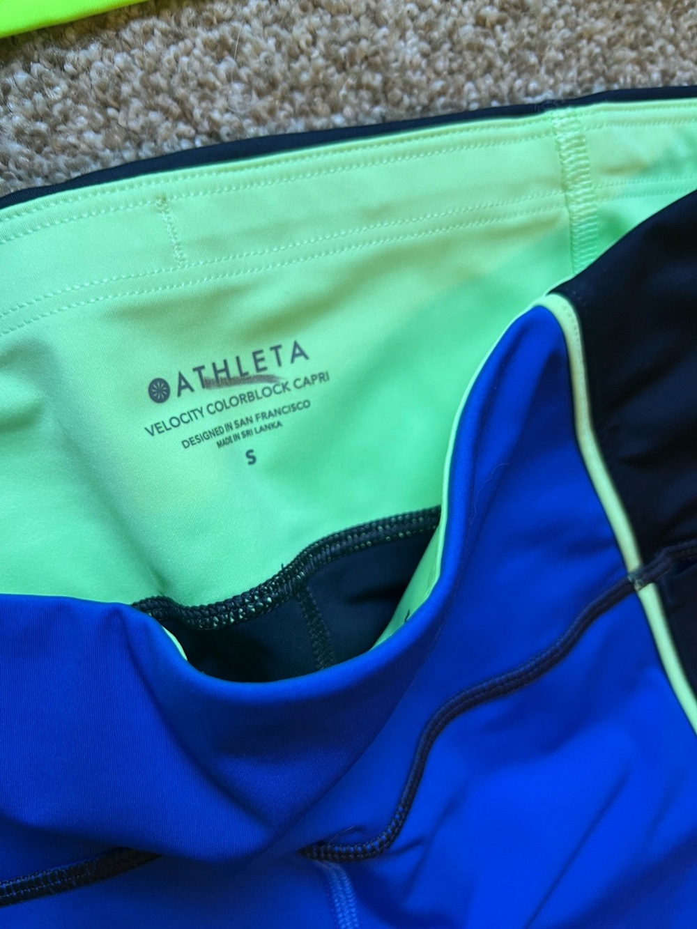 Athleta top and leggings - Picture 4 of 4